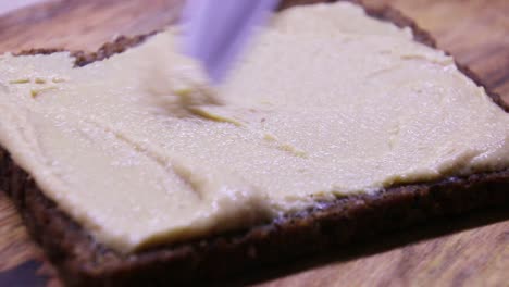 Closeup-of-peanut-butter-on-bread