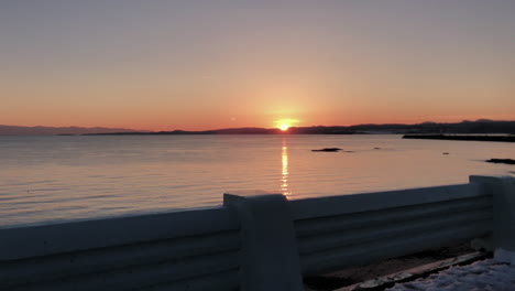 Revealing-Sunset-over-ocean-in-Victoria