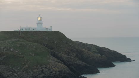 View-of-lighthouse-on-cloudy-evening