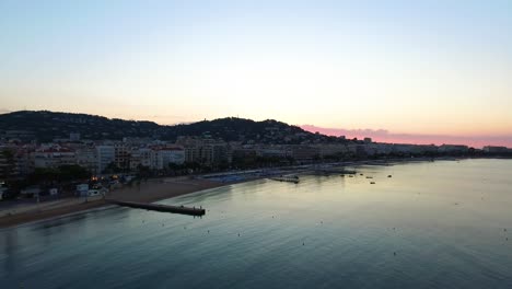 Cannes,-Luftaufnahme-über-Die-Croisette