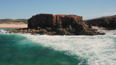 Antena:-La-Playa-De-Surf-De-Bordeira-En-El-Algarve