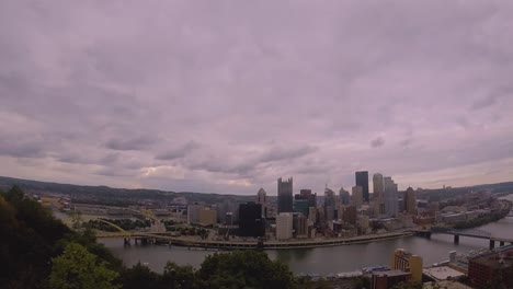 Die-Duquesne-Neigungsansicht-Vom-Gipfel-Des-Mount-Washington-In-Pittsburgh,-Pennsylvania