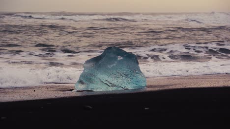 Slow-motion-shots-of-blue-icebergs-on-Diamond-beach-in-Iceland