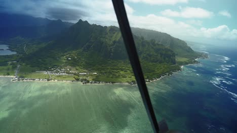 Estos-Son-Clips-Que-Fueron-Filmados-En-Un-Recorrido-En-Helicóptero-En-Oahu-Hawaii