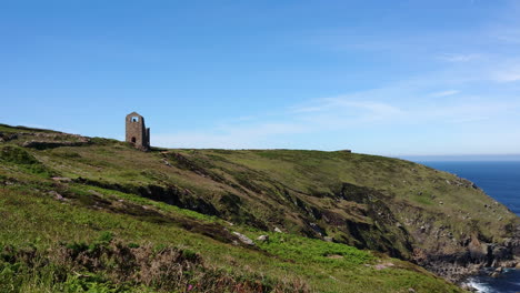 The-Poldark-famous-tin-and-copper-mine-location-known-as-wheal-leisure,-a-world-heritage-site-in-the-cornish-countryside