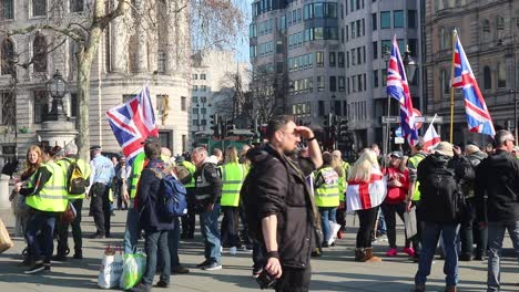 Londres,-Inglaterra-:-Manifestantes-De-Chaqueta-Amarilla-A-Favor-Del-Brexit-De-La-Omc-En-Trafalgar-Square-Londres