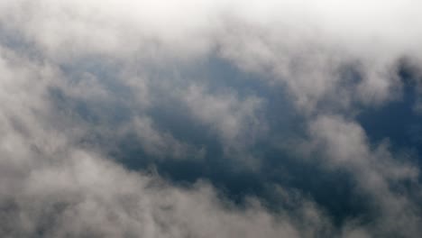 Luftaufnahme-über-Den-Wolken-Im-Tziscao-See,-Nationalpark-Montebello,-Chiapas