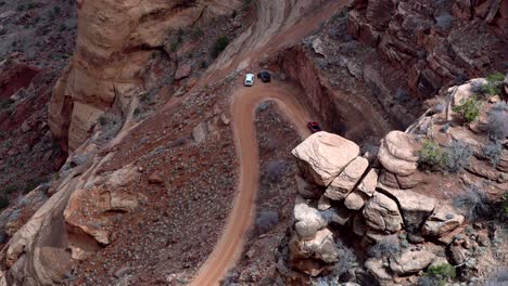 Off-road-driving-in-the-Canyonlands-National-Park