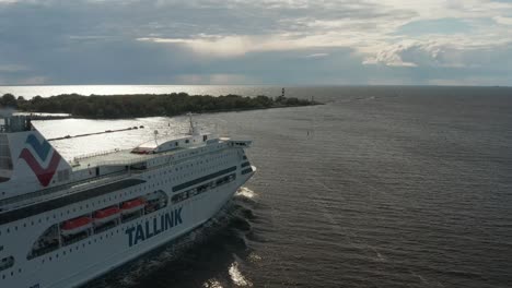 Cruise-ship-slowly-navigates-through-Bay-of-Riga-and-sails-across-the-Baltic-sea