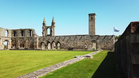 St-Andrew's-Cathedral-and-St-Rule's-tower-in-St-Andrews-Fife,-Scotland-on-a-sunny-summer-day
