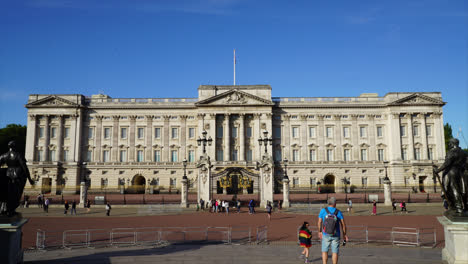 London-England,-circa-:-timelapse-London-City-with-Buckingham-Palace-in-UK