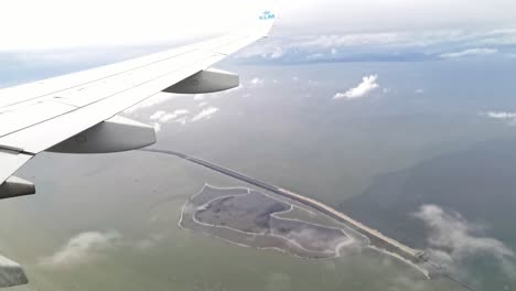 El-Avión-De-KLM-Se-Acerca-A-Ámsterdam,-Países-Bajos.