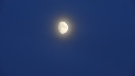 Mondzeitraffer-Mit-Wolken