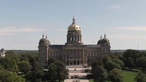 Telephoto-aerial-tracking-shot-of-Iowa-Statehouse-building-on-a-clear-summer-day
