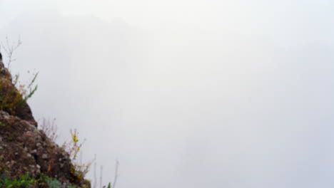 Zeitraffer-Des-Aus-Dem-Vesuv-Aufsteigenden-Dampfes