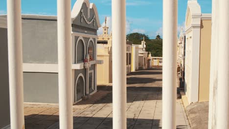 The-Peaceful,-Quiet-And-Blessed-Cemetery-In-Curacao---Wide-Rolling-Shot