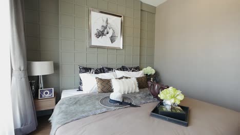 Dekoration-Des-Hauptschlafzimmers-In-Natürlicher-Heller-Oliv-Themenfarbe