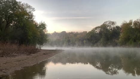 A-Texas-river-in-the-early-morning-mist