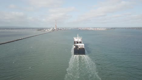 Buque-Transbordador-De-Carga-De-Exportación-Que-Transporta-Al-Puerto-De-Dublín-Irlanda