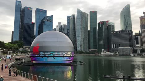 Skyline-Von-Singapur-Mit-Dem-Neuen-Apple-Store