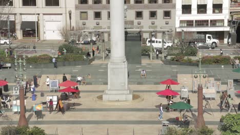 fast-Timelapse-of-crowds-of-people-walking-Union-Square-in-downtown-San-Francisco-on-a-sunny-day