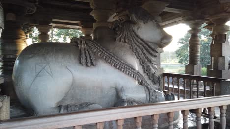 View-of-12th-century-impressive-stone-carvings-and-a-single-stone-bull-in-Karnataka-The-Hoysaleshwara-temple