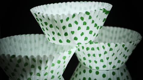 Pila-De-Lunares-Verdes-Cupcake-Vasos-De-Papel---Cupcake-Liners