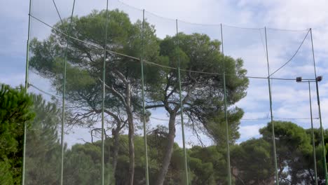 High-protective-nets-for-the-protection-of-players-on-golf-courses