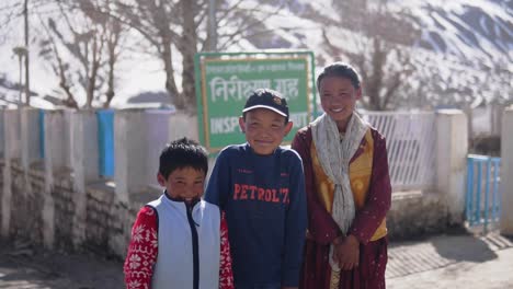 Niños-Locales-En-Kaza-En-El-Valle-De-Spiti-En-El-Himalaya