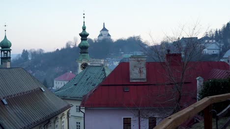 Rooftop-panoramic-sequence-in-the-city-of-Banska-Stiavnica,-Slovakia