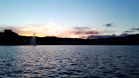 Wellington-Harbour-Sonnenuntergang-Mit-Springbrunnen