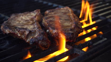 Steak-Auf-Dem-Grill-In-Zeitlupe-Kochen