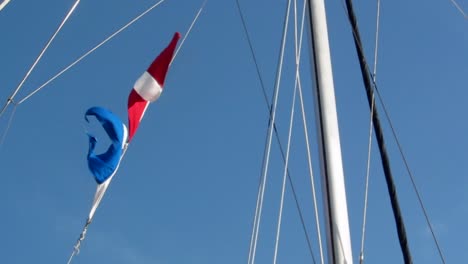 Tauchflaggen-Am-Schiffsmast