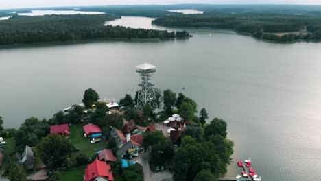 Aerial-shot-of-Wdzydzki-Park-Krajobrazowy-in-Kaszuby,-Poland-with-view-of-Observation-Tower-in-Wdzydze-Kiszewskie