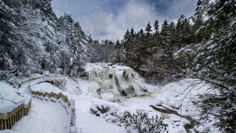 Cinemagraph-of-Blackwater-Falls-in-winter-with-ice-and-snow-while-lightly-snowing