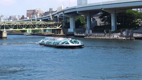 Timelapse,-Tourist-Boat-on-the-river-in-Asakusa,-Tokyo-Japan