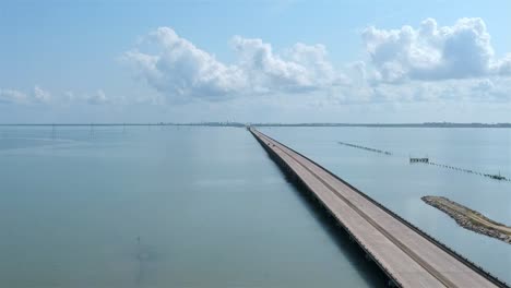 Eine-Lange-Brücke-In-Der-Bucht-Von-Port-Lavaca