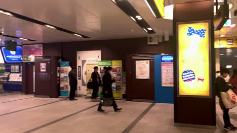 A-180º-panoramic-inside-North-gate-of-Hamamatsucho-Station