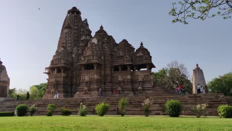 Una-Vista-Más-Cercana-Del-Templo-De-Khajuraho