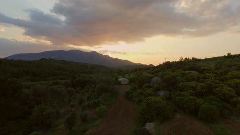 Antenne:-Sonnenuntergang-In-Den-Bergen-Der-Griechischen-Insel-Samos