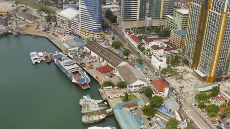 Dar-Es-Salaam-Hafen-Fähranlegestelle-Mit-Hafengebäuden-Und--einrichtungen