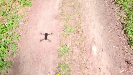 Schatten-Einer-Tief-Fliegenden-Drohne