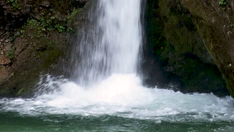 Wasserfall-In-Slowenien---Grmecica-wasserfall-In-Der-Nähe-Des-Bohinjer-Sees-Im-Triglav-nationalpark