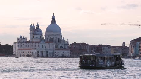 Landscape-of-the-city-of-Venice-and-the-postcard-background-of-the-city-Basilica-Santa-Maria-della-Salute-in-Venice,-Italy