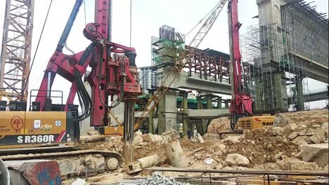 Bore-pile-rig-machine-operate-at-the-construction-site