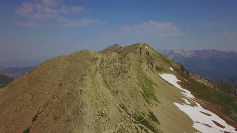 Aerial-Shot-flying-High-Among-the-Mountain-Tops-close-to-Mount-Timpanogos