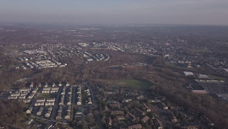 Drohnen-Zeitraffer-Einer-Kleinen-Stadt-In-Pennsylvania