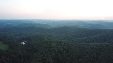 Sunset-Mountains-of-Appalachia-in-the-Summertime