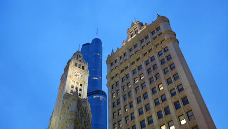 Chicago-Architektur,-Moderner-Trump-Tower,-Wolkenkratzer-Und-Hohe-Gebäude-In-Der-Innenstadt,-Stadtbild,-USA,-Vereinigte-Staaten