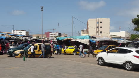 busy-street-of-sandaga-intersection-market